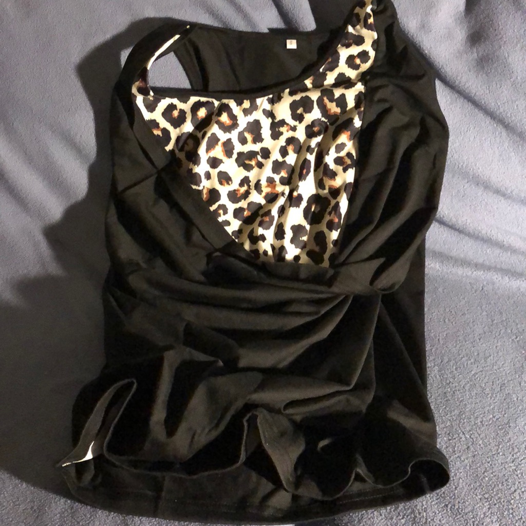 Ladies Sleeveless Shirt With Print Inside